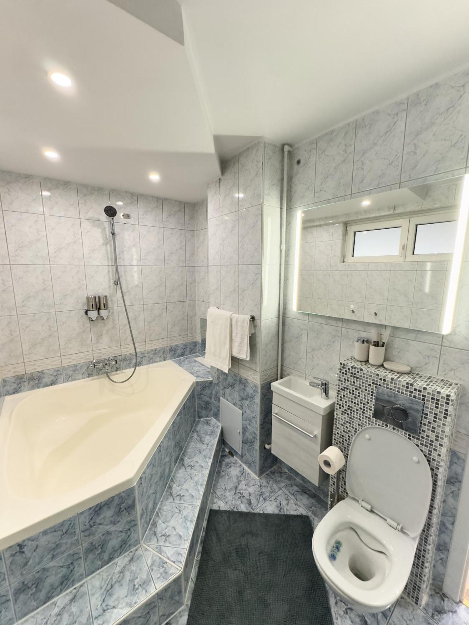 20 Apartment Centre 布加勒斯特 外观 照片
